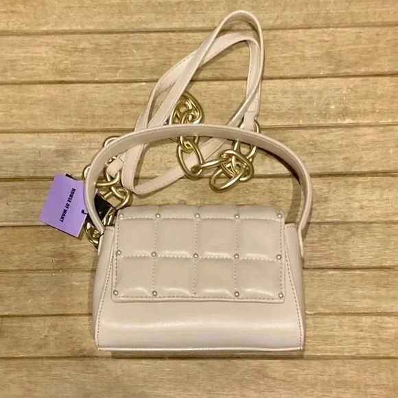 HOUSE OF WANT. WE ARE CHIC CROSS BODY BAG. DESIGNER. WINTER WHITE. NWTS🛍️! - Picture 8 of 15